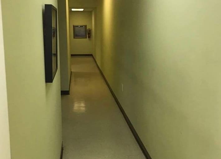 before commercial painting corridor Montreal